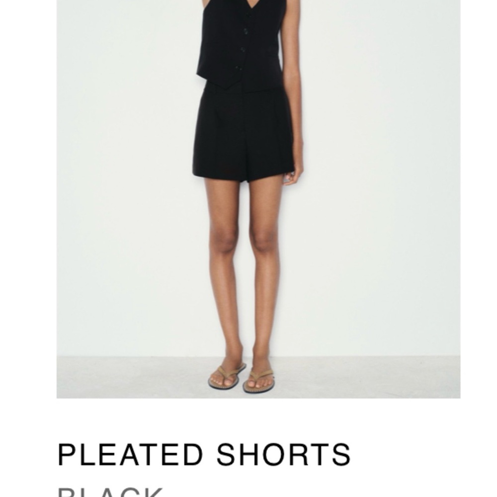 Zara Black High Waist Pleated Shorts